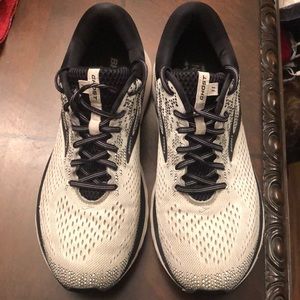 Brooks Ghost 11 size 12 mens